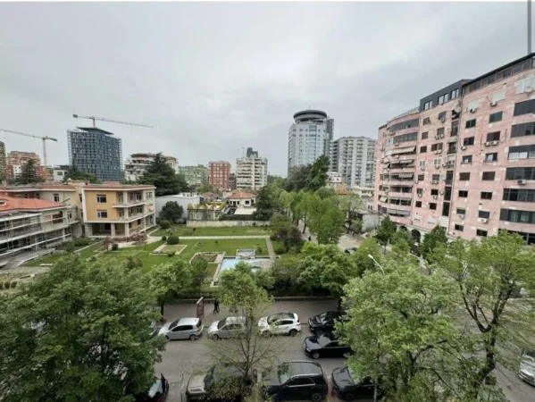Tirane,Ambient biznesi , Kati 3, 300 m²
