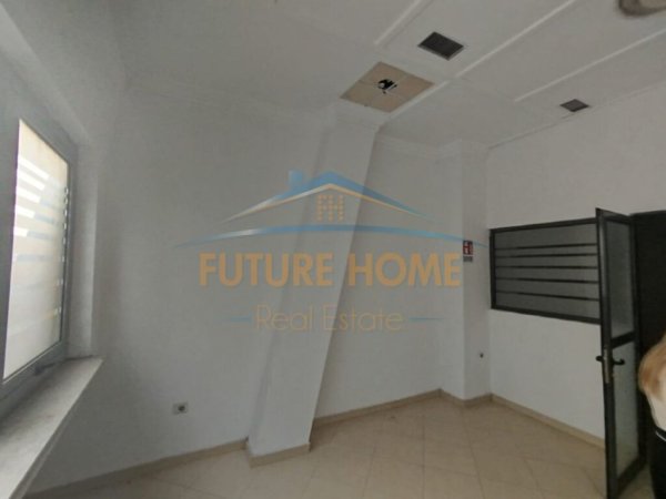 Tirane, jepet me qera ambjent biznesi , Kati 2, 165 m² 2,000 € (Ruga e Kavajes)