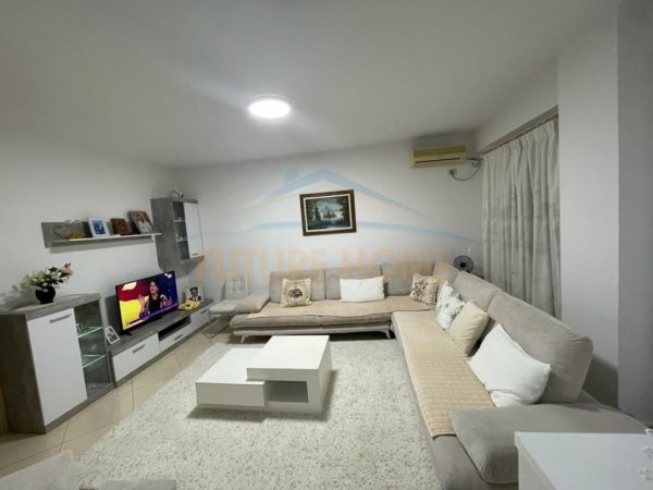 Tirane, shitet apartament 3+1+Ballkon, Kati 4, 119 m² (Jordan misja)