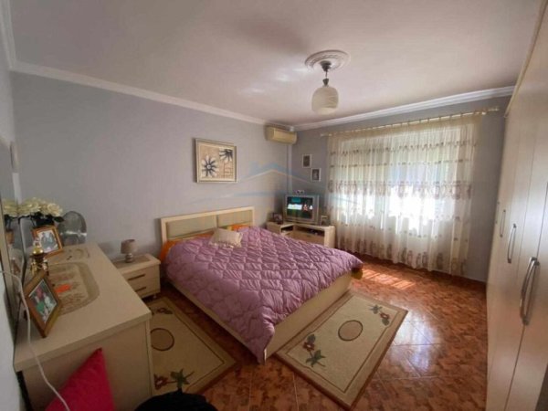 Tirane, shitet apartament 2+1+Ballkon, Kati 4, 80 m² 105,000 € (Ali demi)