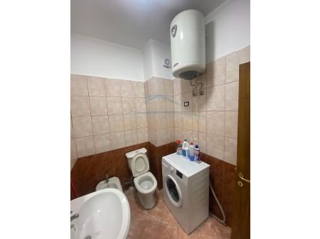 Tirane, jepet me qera apartament 1+1, Kati 3, 70 m² 550 € (Rruga Bilal Sina, Liqeni)