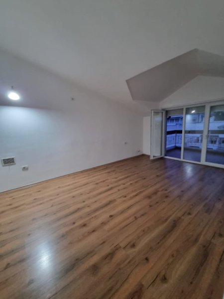 Tirane, jepet me qera apartament duplex , Kati 4, 155 m² 400 € (fresk)