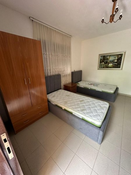 Tirane, jepet me qera apartament 1+1, Kati 0, 220 € (te qytet studenti)