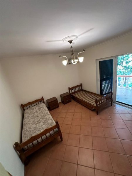 Tirane, shitet Vile 3 Katshe, , 410 m² 650,000 € (Selite)