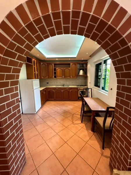 Tirane, shitet Vile 3 Katshe, Kati 3, 410 m² 650,000 € (Selite)