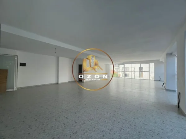 Ambient Open Space me Qira për Biznes në Rrugën e Dibrës 2000€!