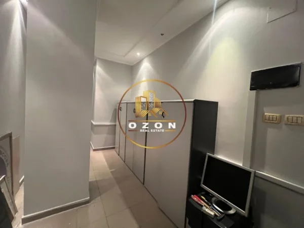 Ambient biznesi me qera tek Gjykata e Rrethit, Ish Ekspozita 1200€!