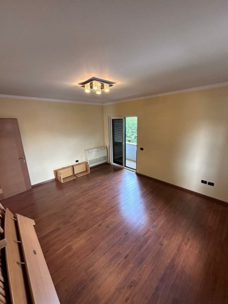 Tirane, shitet Vile 3 Katshe, Kati 3, 410 m² 650,000 € (Selite)