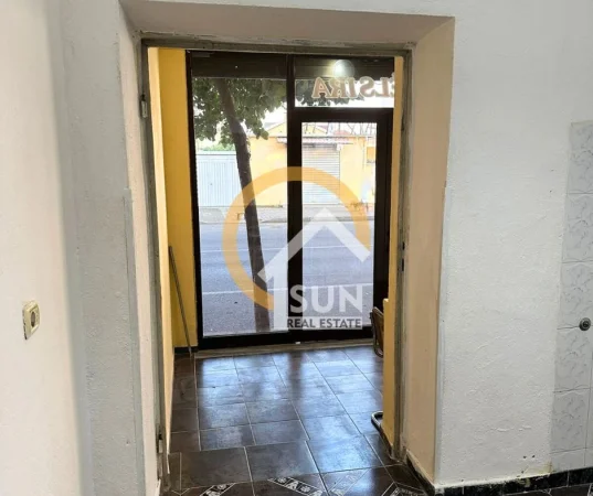 Shkoder, jepet me qera ambjent biznesi , , 25 m² 300 € (RR. MARIN BICIKEMI, SHKODER)