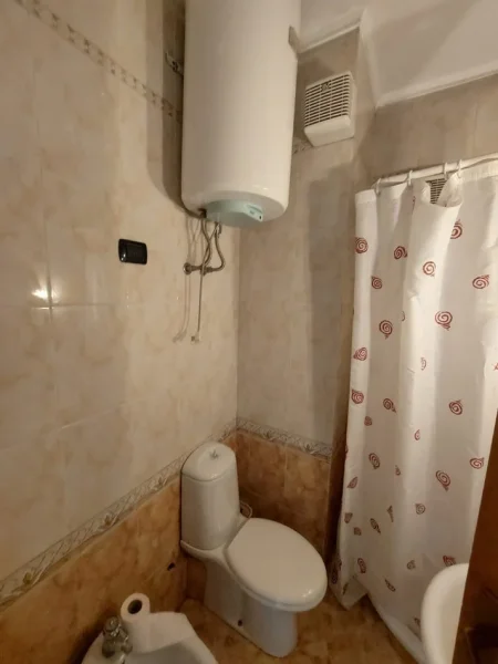 Tirane, jap me qera apartament 3+1+Ballkon, Kati 6, 150 m² 1,500 € (Ismail Qemali)