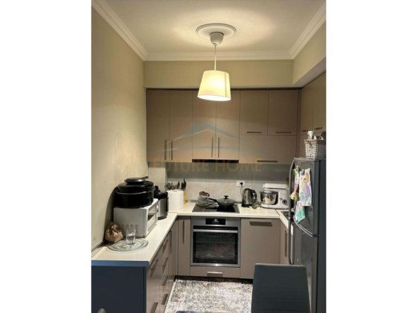 Tirane, jepet me qera apartament 1+1, Kati 4, 68 m² 600 € (Rruga e Ullishtes)