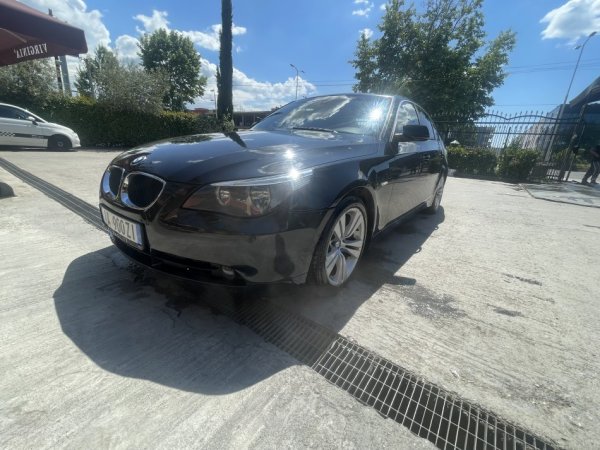 Shitet BMW 520 Benzine-Gaz  4900 Euro