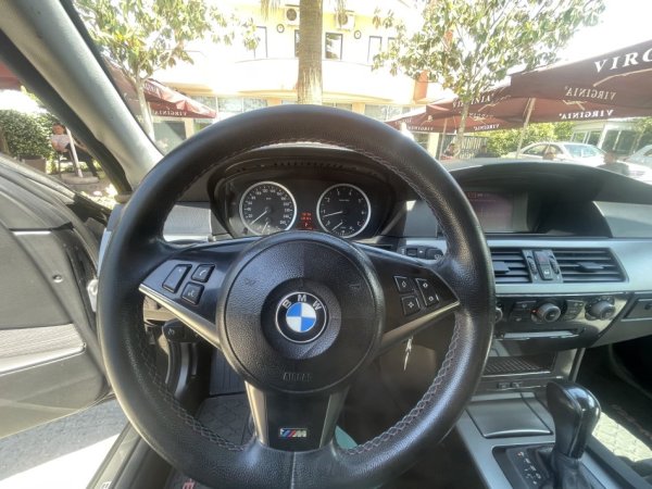Shitet BMW 520 Benzine-Gaz  4900 Euro