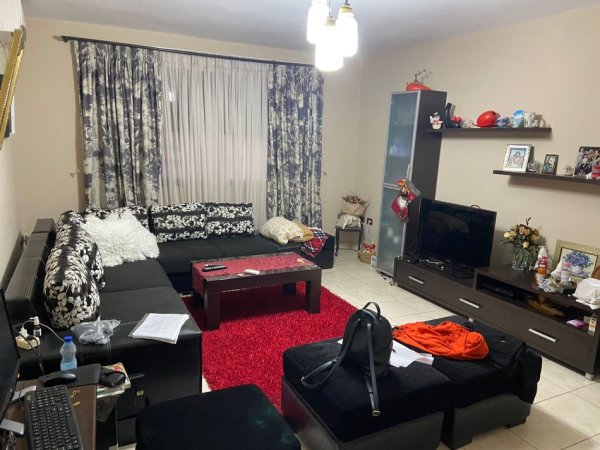 Tirane, shes apartament 3+1+Ballkon, Kati 4, 120 m² 140,000 € (Ali Dem)