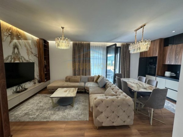 Tirane, jepet me qera apartament+verande | Penthouse 2+1+Aneks+Ballkon, Kati 3, 100 m² 1,500 € (rezidenca Sofia Teg)