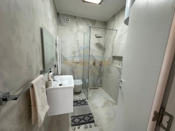 Tirane, jepet me qera apartament+verande | Penthouse 2+1+Aneks+Ballkon, Kati 3, 100 m² 1,500 € (rezidenca Sofia Teg)