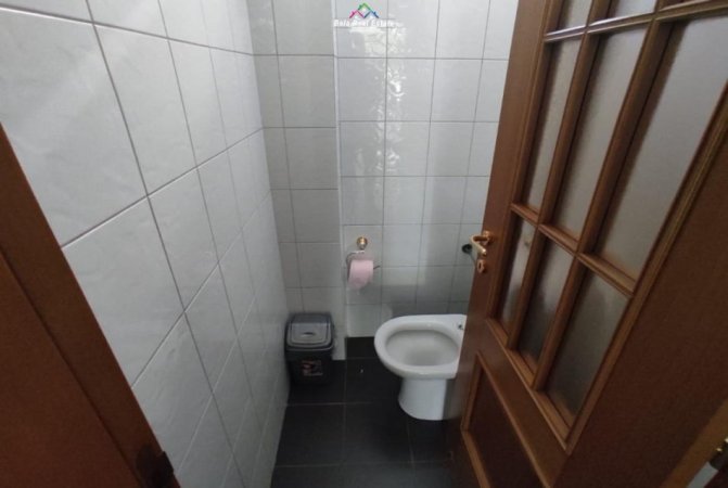 Tirane, jepet me qera zyre , Kati 3, 100 m² 800 € (rruga e elbasanit)