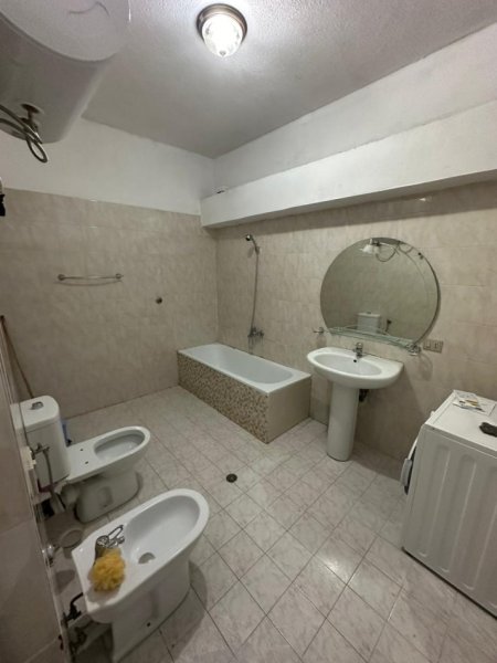 Tirane, jepet me qera apartament 2+1, Kati 1, 75 m² 320 € (Tek qytet studenti)