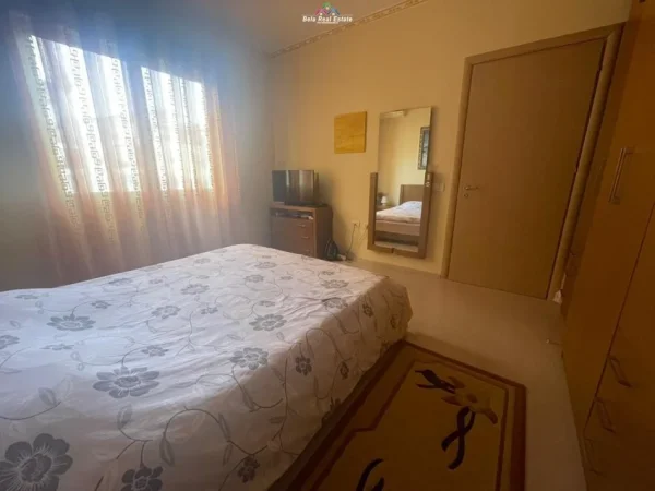 Tirane, jepet me qera apartament 1+1+Ballkon, Kati 3, 65 m² 350 € (fresku)
