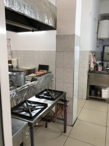 Tirane, shitet ambjent biznesi , , 240 m² 350,000 € (Pjeter Budi)