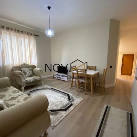 Tirane, jepet me qera shtepi 2+1, Kati 4, 90 m² 650 € (Vasil Shanto)