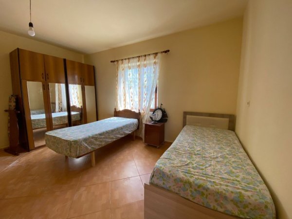 Tirane, jepet me qera shtepi 1+1, Kati 1, 70 m² 300 € (5 Maji)