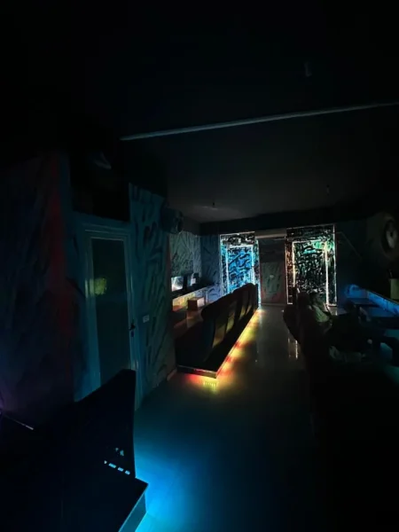 Tirane, jepet me qera ambjent biznesi , , 100 m² 250 € (yzberisht)