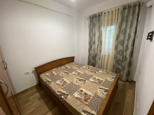 Tirane, jepet me qera apartament 1+1, Kati 1, 45 m² 250 € (Yzberisht)