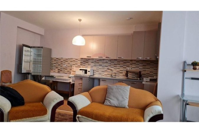 Tirane, jepet me qera apartament 2+1, Kati 4, 117 m² 650 € (Shkolla Partizani)