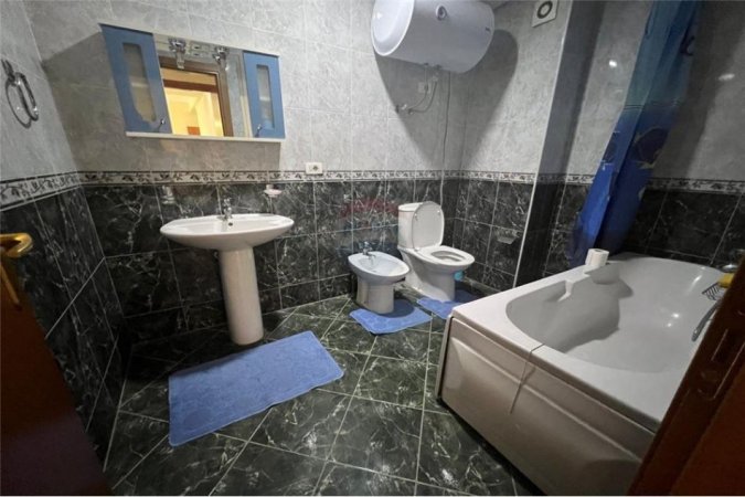 Tirane, jepet me qera apartament 2+1, Kati 4, 100 m² 650 € (Rruga Frang Bardhi - Kristal Center)