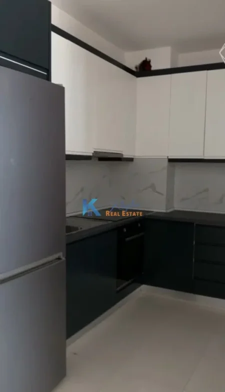 Tirane, jap me qera apartament 2+1+Ballkon, Kati 1, 94 m² 400 € (Shkoze)