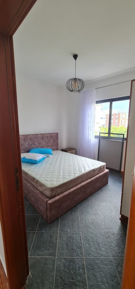 Tirane, jepet me qera apartament 1+1+Aneks+Ballkon, , 400 € (Rruga Endri Keko 3, prane pasticeri Titos.