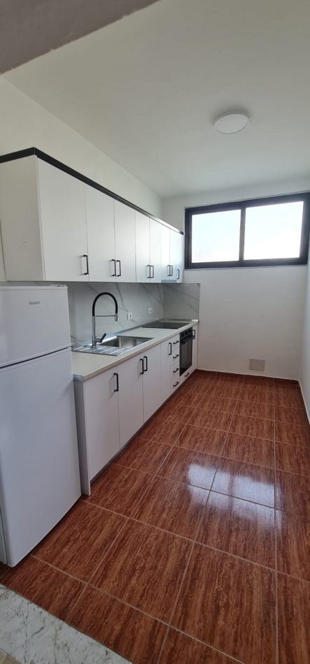 Tirane, jepet me qera apartament 1+1+Aneks+Ballkon, , 400 € (Rruga Endri Keko 3, prane pasticeri Titos.