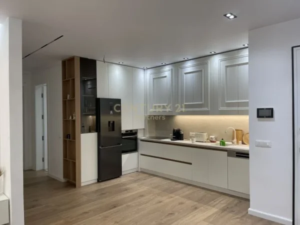 Tirane, jepet me qera 2+1, Kati 7, 119 m² 1,500 € (Delijorgji)