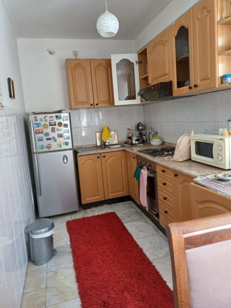 Tirane, jepet me qera apartament 2+1+Ballkon, , 70 m² 550 € (Myslm Shyri)