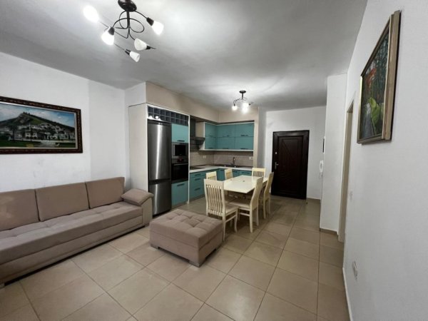 Tirane, shes apartament 2+1+Ballkon, Kati 5, 103 m² 115,000 € (3 deshmoret)