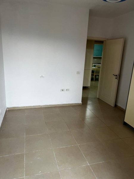 Tirane, shes apartament 2+1+Ballkon, Kati 5, 103 m² 115,000 € (3 deshmoret)