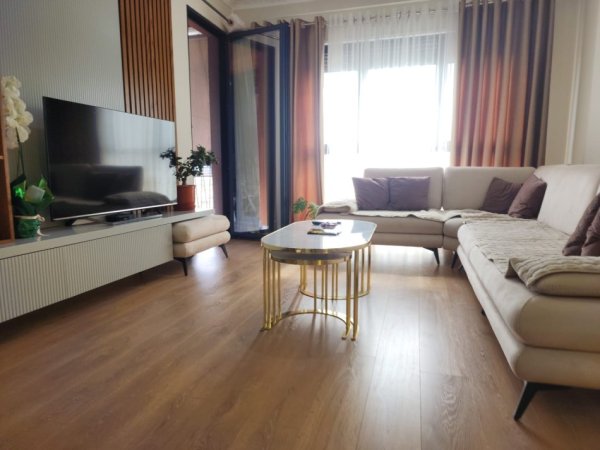 Tirane, jap me qera apartament 1+1+Ballkon, Kati 9, 77 m² 500 € (Apartament me Qera 1+1 Kompleksi ASL, Perballe Pediatrise)