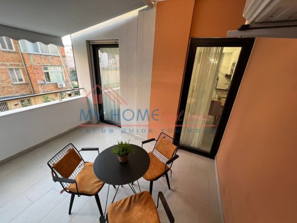 Tirane, jepet me qera apartament 1+1+Ballkon, Kati 2, 65 m² 650 € (21 dhjetori)