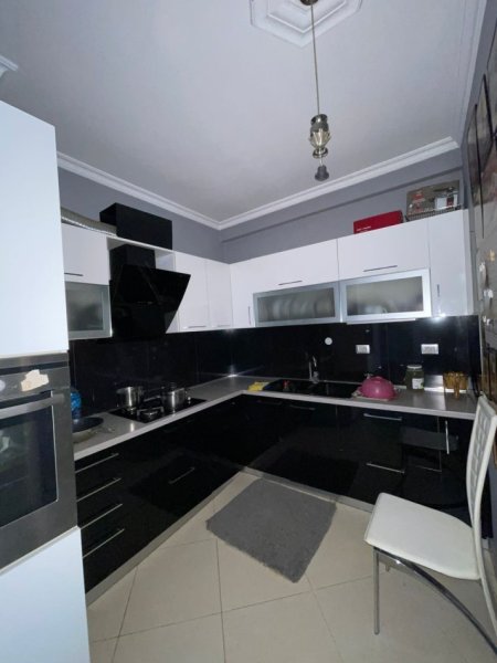 Tirane, jepet me qera apartament 2+1, Kati 4, 90 m² 400 € (Komuna e Parisit , Eleonora)