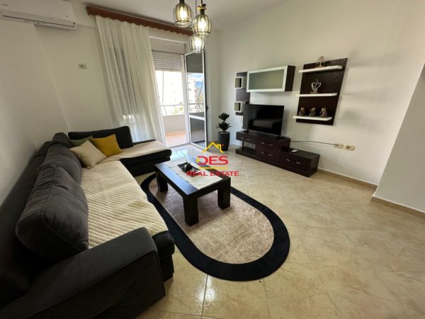 Vlore, jepet me qera apartament 1+1+Ballkon, Kati 5, 75 m² 400 € (Lungomare,Vlore)