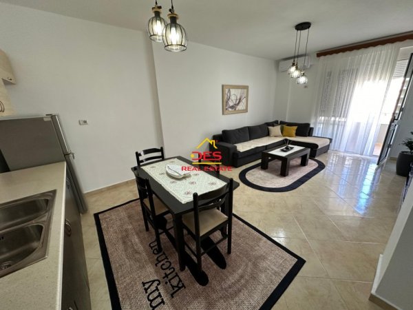 Vlore, jepet me qera apartament 1+1+Ballkon, Kati 5, 75 m² 400 € (Lungomare,Vlore)