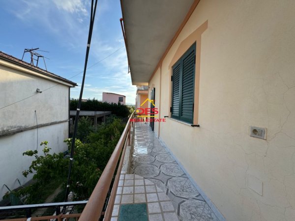 Vlore, shitet shtepi 2+1, Kati 2, 379 m² 185,000 € (Rruga Sokrat Leka)