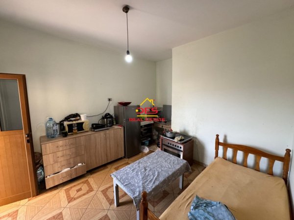 Vlore, shitet shtepi 2+1, Kati 2, 379 m² 185,000 € (Rruga Sokrat Leka)