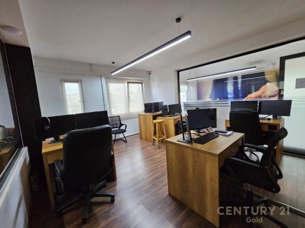 Tirane, shes ambjent biznesi , , 226 m² 450,000 € (Ish Blloku)