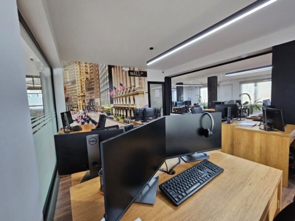 Tirane, shes ambjent biznesi , , 226 m² 450,000 € (Ish Blloku)