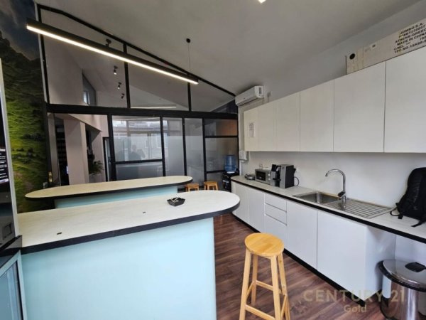 Tirane, shes ambjent biznesi , , 226 m² 450,000 € (Ish Blloku)