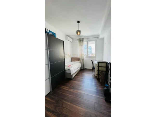 Tirane, jepet me qera apartament 2+1, Kati 6, 92 m² 800 € (rruga e durresit)