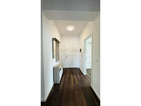 Tirane, jepet me qera apartament 2+1, Kati 6, 92 m² 800 € (rruga e durresit)