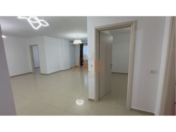 Tirane, shitet apartament 2+1+Aneks+Ballkon, Kati 2, 99 m² 125,000 € 